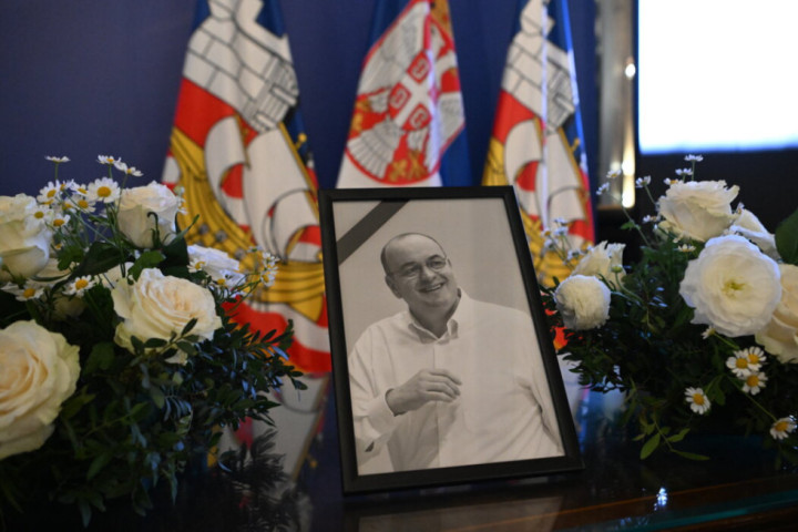 Održana komemoracija Dušku Vujoševiću: Sanjao kao dete, mislio kao naučnik, voleo kao pesnik