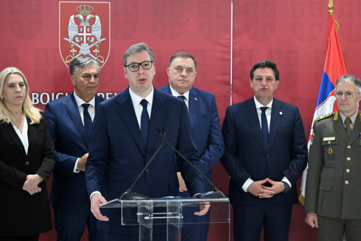 Vučić posle sastanka s vojnim vrhom: Naše opredeljenje da sačuvamo mir i stabilnost se nije promenilo, stanje bezbednosti je složenije