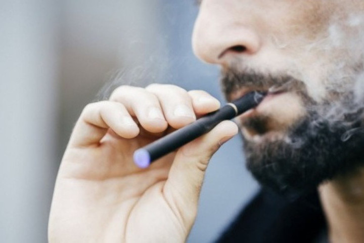Usvojen set trgovinskih zakona: Zabrana prodaje elektronskih cigareta maloletnicima, nove odredbe o isticanju cena