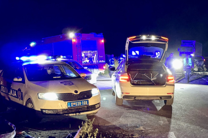 BROJ ŽRTAVA PORASTAO NA ČETIRI: Još jedna osoba preminula nakon stravične nezgode kod Novog Pazara, poznat identitet stradalih