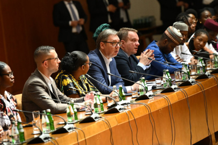 Vučić: Država će omogućiti državljanstvo stranim studentima kako bi mogli da rade u Srbiji