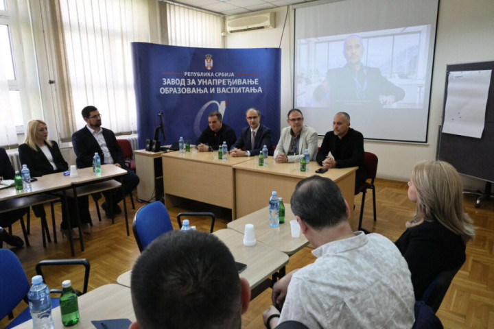 Macut: Smanjiti obim gradiva i unaprediti nastavu iz prirodnih nauka