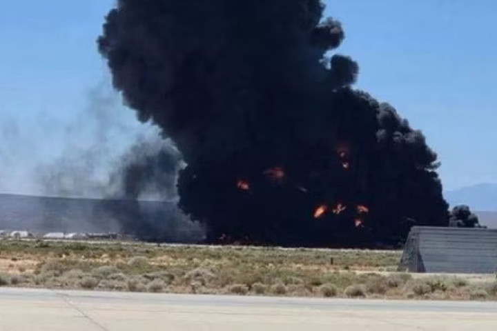 Srušio se američki bombarder B-52 u Kaliforniji, osam članova posade poginulo