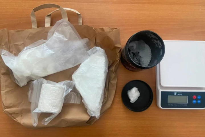 Uhapšena dva crnogorska državljanina u Beogradu: Policija im upala u štek stan i pronašla kilogram kokaina