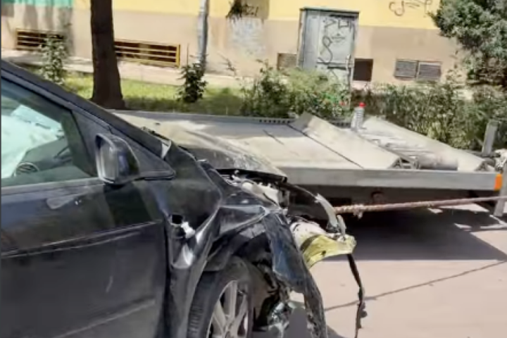 Pometnja na raskrsnici u Nišu: TEŽAK SUDAR dva automobila, policija i Hitna pomoć na licu mesta