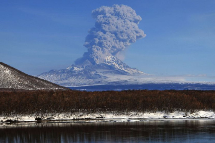 Eruptirao džinovski vulkan u Rusiji, pepeo dostigao visinu od 10,5 km