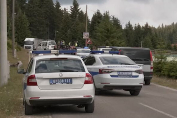 Maloletnik (15) poginuo u prevrtanju automobila na Goliji, povređene tri osobe