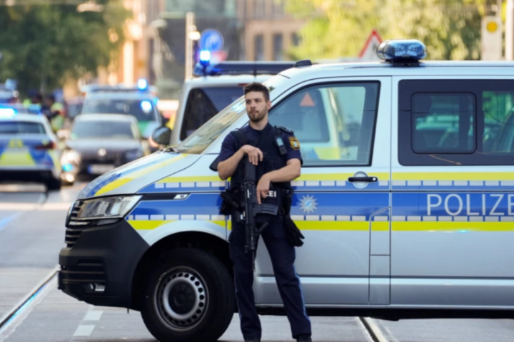 Hrvatski državljanin (16) napao nožem dve učenice u Bavarskoj, bio naoružan i pištoljem