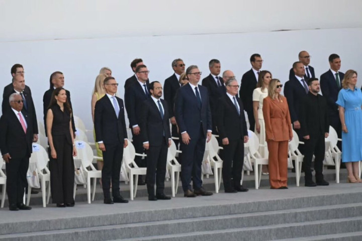 Vučić: Lepo je bilo danas predstavljati Srbiju na paradi u Parizu, naš izbor je da budemo vojno neutralni