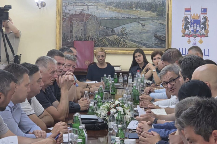 Glamočić u Obrenovcu i Šapcu: Država će zaštititi odgovorne domaćine u borbi protiv svinjske kuge