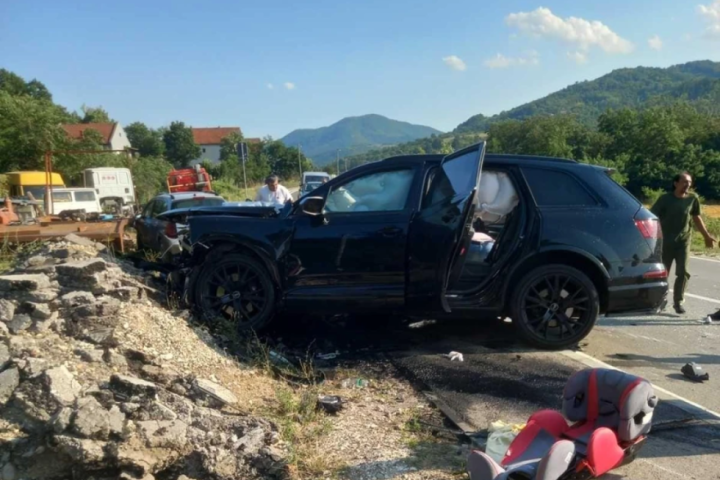 Teška saobraćajna nezgoda kod Kuršumlije: Šestoro povređenih, jednoj osobi se bore za život