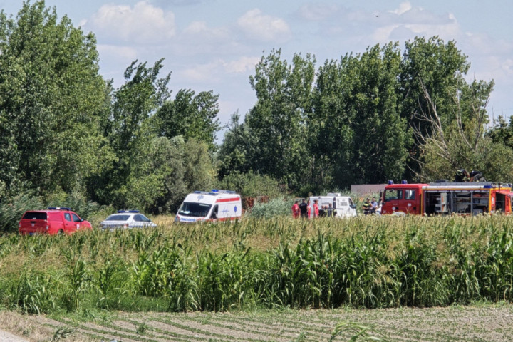 Tragedija u Novom Sadu: Tri tela pronađena u automobilu u kanalu za odvod