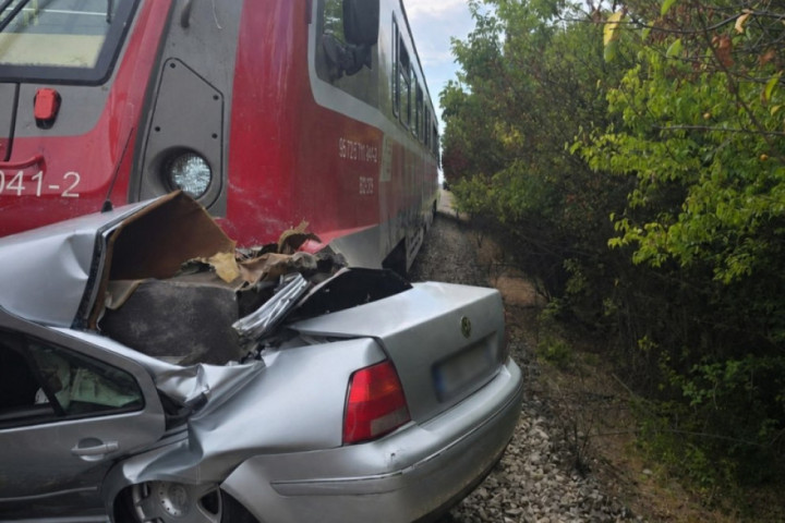TRAGEDIJA: Majka(27) i dečak(3) poginuli u stravičnoj nezgodi kod Odžaka