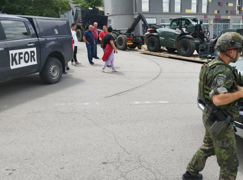 Patrole KFOR-a i Euleksa i dalje prisutne oko mosta na Ibru