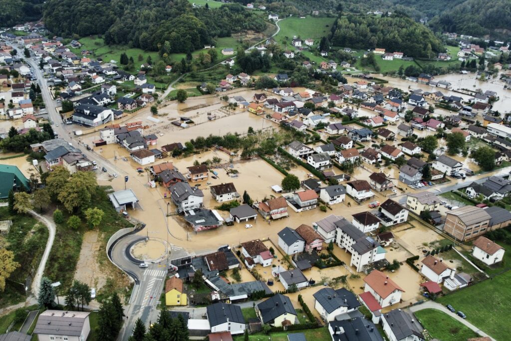 BIH mediji: U Donjoj Jablanici nestalo 40 osoba, a do sada u potvrđeno 15 mrtvih u Jablanici i Fojnici