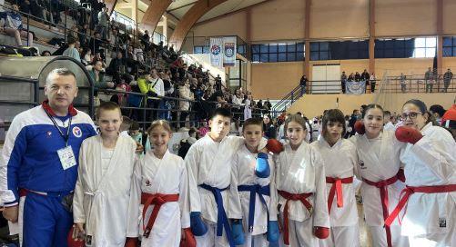 Sedam medalja za mlade karatiste sa Kosova na Kupu Srbije u Nišu