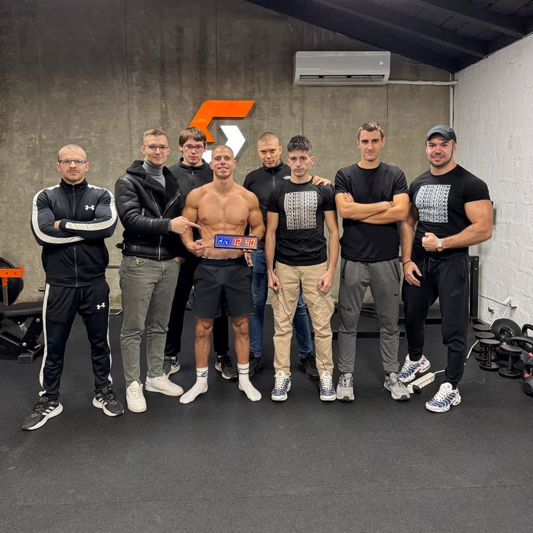 Srbin oborio Ginisov rekord u broju sklekova u kategoriji +18kg u rancu
